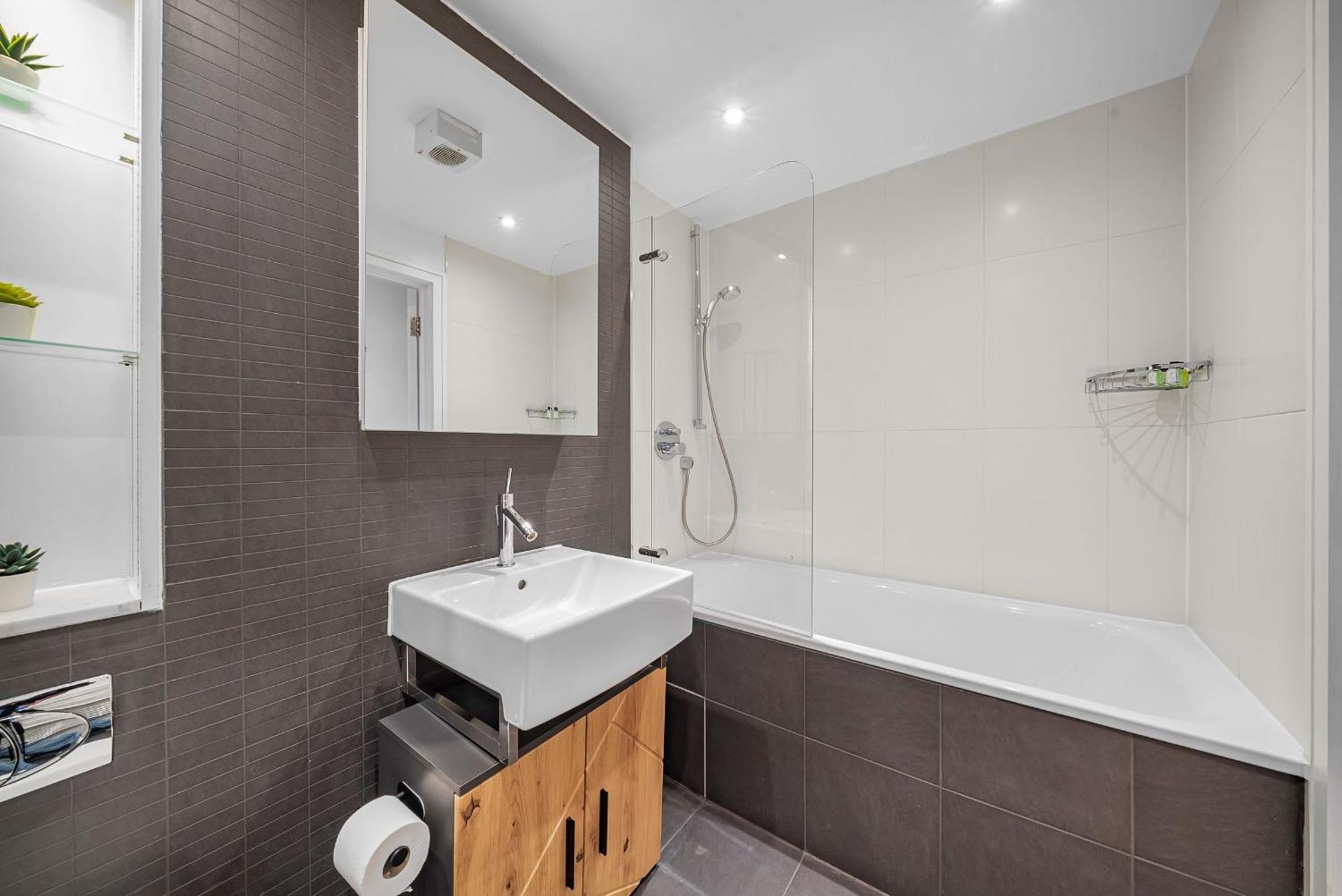 King'S Cross - 2Br With Terrace - Cityapartmentstay Londýn Exteriér fotografie